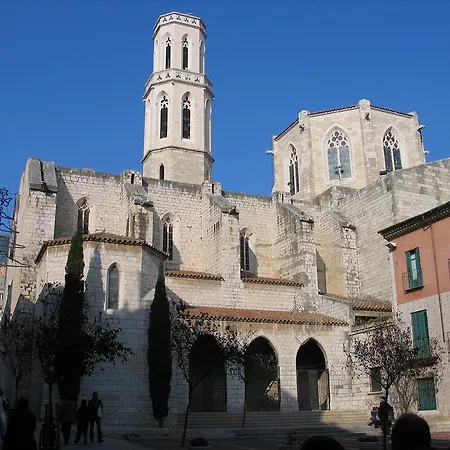 Romantic Jessica Figueres (Girona)